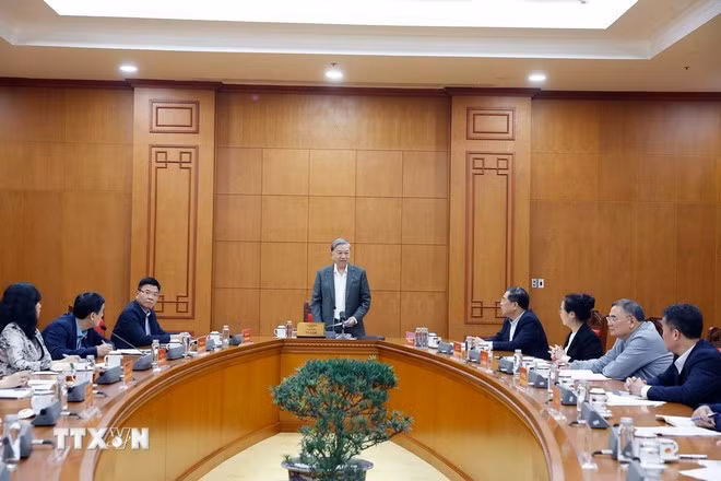 Tổng Bí thư Tô Lâm chủ trì cuộc làm việc về tình hình thực hiện chủ trương, chính sách của Đảng, Nhà nước đối với người khuyết tật. Ảnh: Thống Nhất/TTXVN