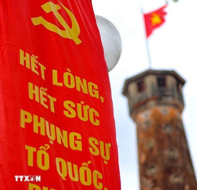 Với chủ đề xuyên suốt thể hiện rõ tầm nhìn, bản lĩnh và khát vọng phát triển, Đại hội XIV khẳng định vai trò bước ngoặt đối với sự nghiệp xây dựng và bảo vệ Tổ quốc, đồng thời đánh dấu tròn 100 năm Đảng lãnh đạo cách mạng Việt Nam. Ảnh: Thanh Tùng/TTXVN