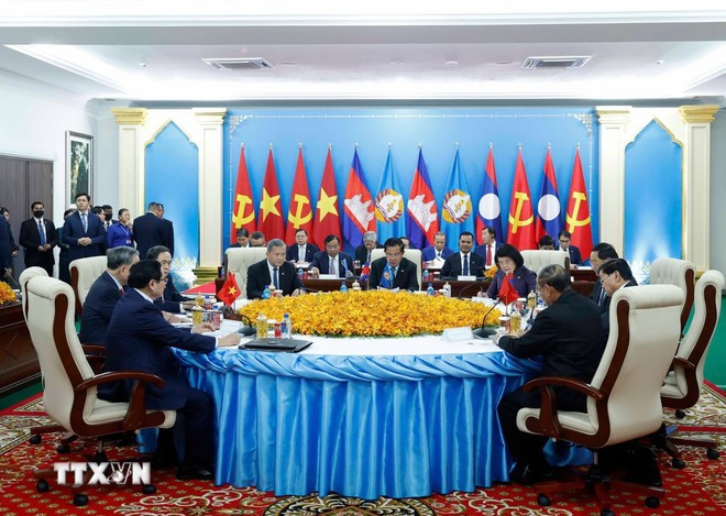 Cuộc gặp cấp cao giữa 3 đảng: Đảng Nhân dân Campuchia, Đảng Cộng sản Việt Nam và Đảng Nhân dân Cách mạng Lào. (Ảnh: Thống Nhất/TTXVN)