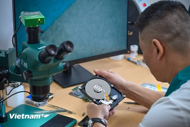 Các dịch vụ được vận hành trên nền tảng công nghệ chuyển giao trực tiếp từ DDS Japan. (Ảnh: Minh Sơn/Vietnam+)