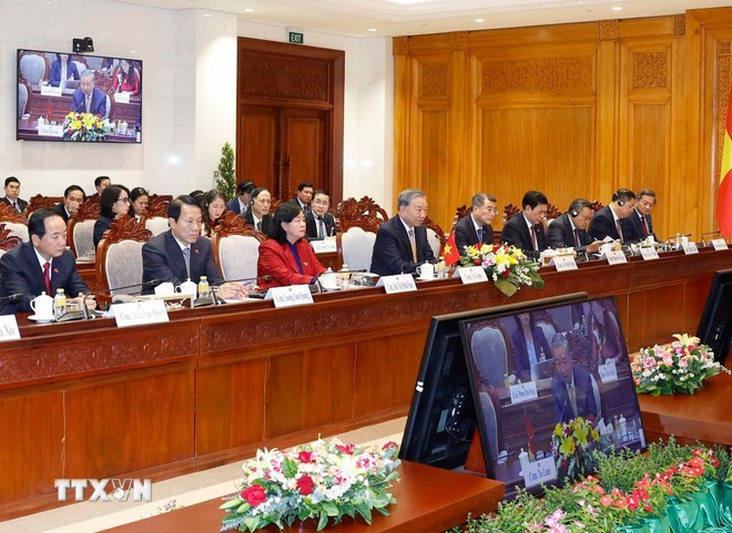 Tổng Bí thư Tô Lâm hội kiến Chủ tịch Quốc hội Lào Saysomphone Phomvihane. Ảnh: Thống Nhất/TTXVN