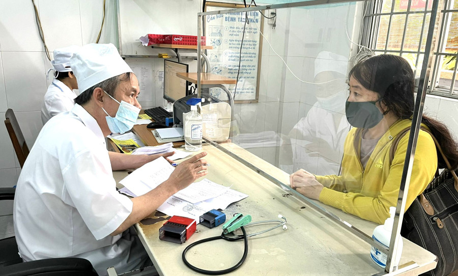 Khám, tư vấn về sức khỏe tâm thần tại Bệnh viện Tâm Thần Quy Nhơn. Ảnh: N.T.H suc-khoe-tam-than.jpg