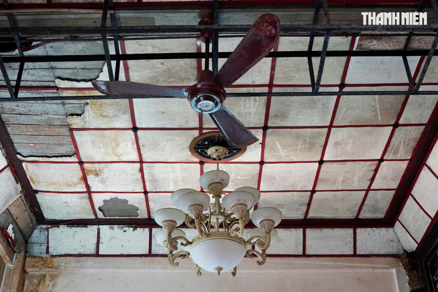 Đến nay, có rất nhiều nội thất bên trong ngôi nhà vẫn được gìn giữ cẩn thận. Ảnh: THANH QUÂN