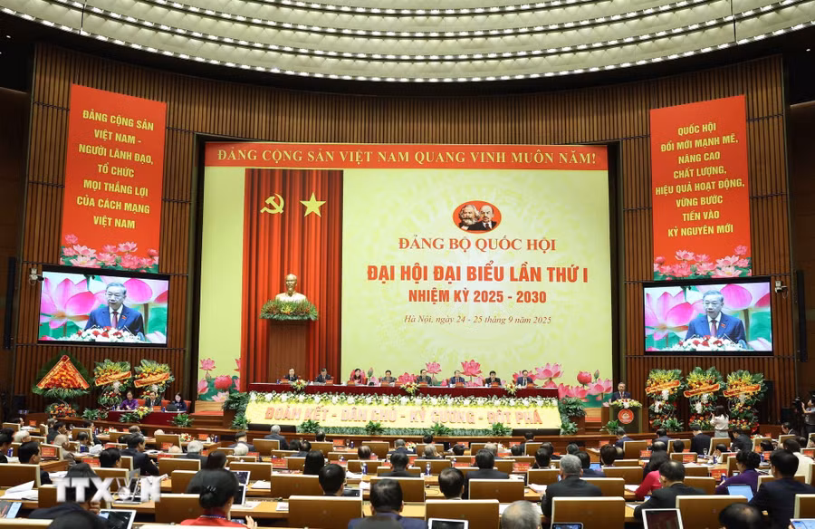 Tổng Bí thư Tô Lâm phát biểu chỉ đạo Đại hội đại biểu Đảng bộ Quốc hội lần thứ nhất. (Ảnh: Thống Nhất/TTXVN)