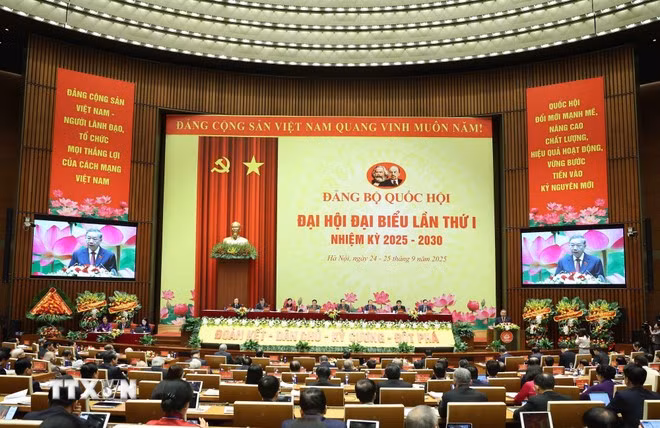 Tổng Bí thư Tô Lâm phát biểu chỉ đạo Đại hội đại biểu Đảng bộ Quốc hội lần thứ nhất. (Ảnh: Thống Nhất/TTXVN)