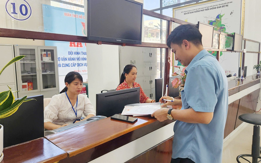anh-nguyen-van-cuong-to-6-phuong-pleiku-den-lam-thu-tuc-trich-luc-khai-sinh-cho-con-gai-tai-trung-tam-phuc-vu-hanh-chinh-cong-phuong-pleiku.jpg