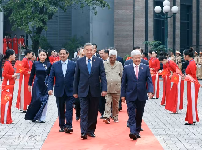 Tổng Bí thư Tô Lâm, Thủ tướng Phạm Minh Chính dự Đại hội Đại biểu Đảng bộ Mặt trận Tổ quốc Việt Nam và các đoàn thể Trung ương. (Ảnh: Thống Nhất/TTXVN)