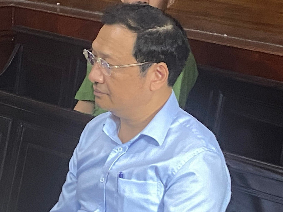Cựu Phó Giám đốc Sở GD&amp;ĐT TPHCM Lê Hoài Nam tại phiên tòa. Ảnh: Tân Châu