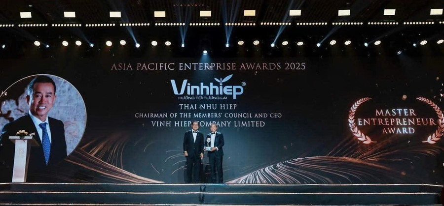 Vinh Hiep Gia Lai wurde mit der doppelten Auszeichnung „Asia's Excellent Enterprise“ und „Asia's Excellent Entrepreneur“ geehrt. Foto: Organisationskomitee vinhhiepgl.jpg