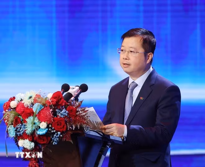 Tổng Giám đốc Đài truyền hình Việt Nam Nguyễn Thanh Lâm đọc diễn văn tại buổi lễ. (Ảnh: Thống Nhất/TTXVN)