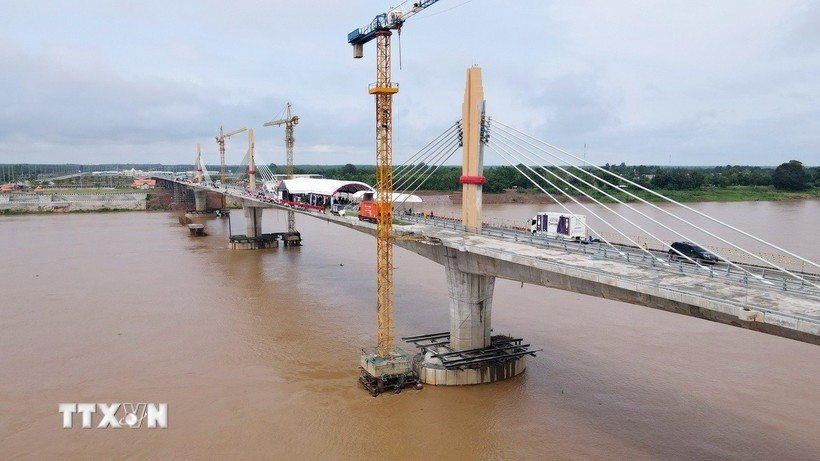 Cầu Hữu nghị Lào-Thái Lan số 5 bắc qua sông Mekong nối liền tỉnh Bueng Kan của Thái Lan với tỉnh Bolikhamxay của Lào, được hợp long vào ngày 6/6/2025. (Ảnh minh họa: Đỗ Bá Thành/TTXVN) cau-huu-nghi-lao-thai-lan.jpg