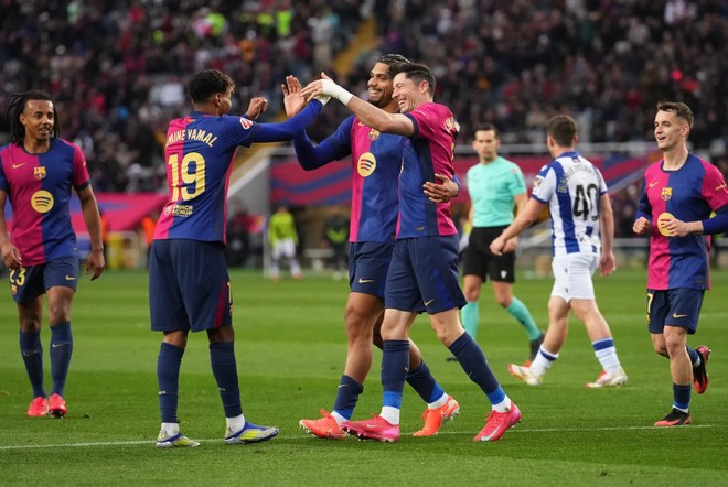 Barcelona có cơ hội leo lên ngôi đầu La Liga. Barcelona có cơ hội leo lên ngôi đầu La Liga.
