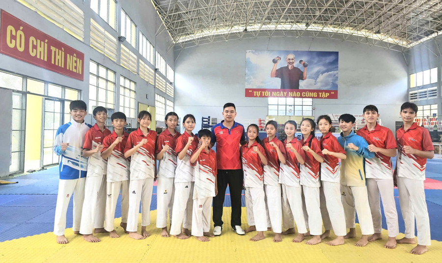 Đội tuyển Taekwondo của Trung tâm Huấn luyện và Thi đấu thể thao Pleiku. Ảnh: R'Ô HOK doi-tuye-the-thao.jpg