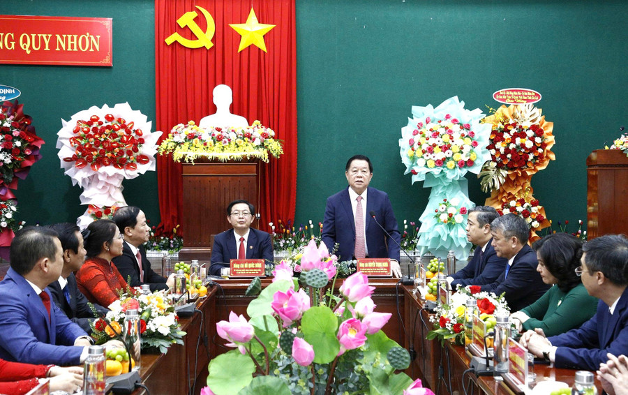 Trưởng ban Tuyên giáo và Dân vận Trung ương Nguyễn Trọng Nghĩa phát biểu chỉ đạo tại buổi làm việc. Ảnh: Hồng Phúc truong-ban-tuyen-giao-va-dan-van-trung-uong-nguyen-trong-nghia-phat-bieu-chi-dao-tai-buoi-lam-viec.jpg