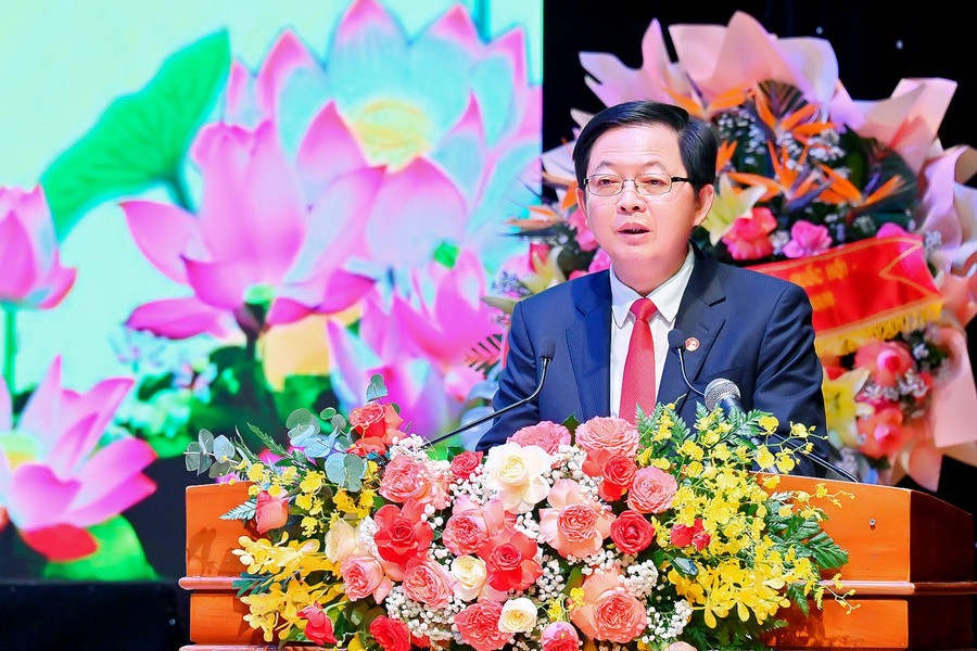 Bí thư Tỉnh ủy Gia Lai mới thay mặt Ban Chấp hành Đảng bộ tỉnh phát biểu nhận nhiệm vụ. Ảnh: Đức Thụy dsc-2008-1.jpg