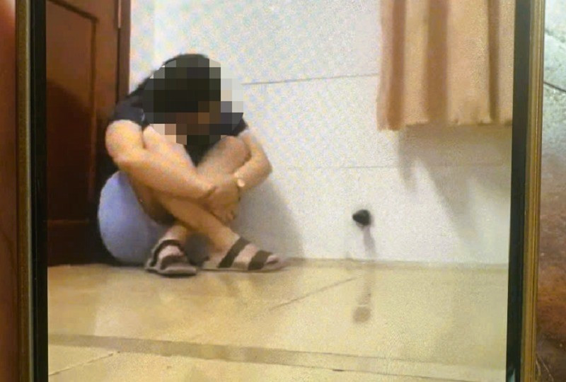 Nạn nhân bị đối tượng lừa đảo khống chế qua mạng yêu cầu cách ly, không liên lạc với gia đình. photo.jpg