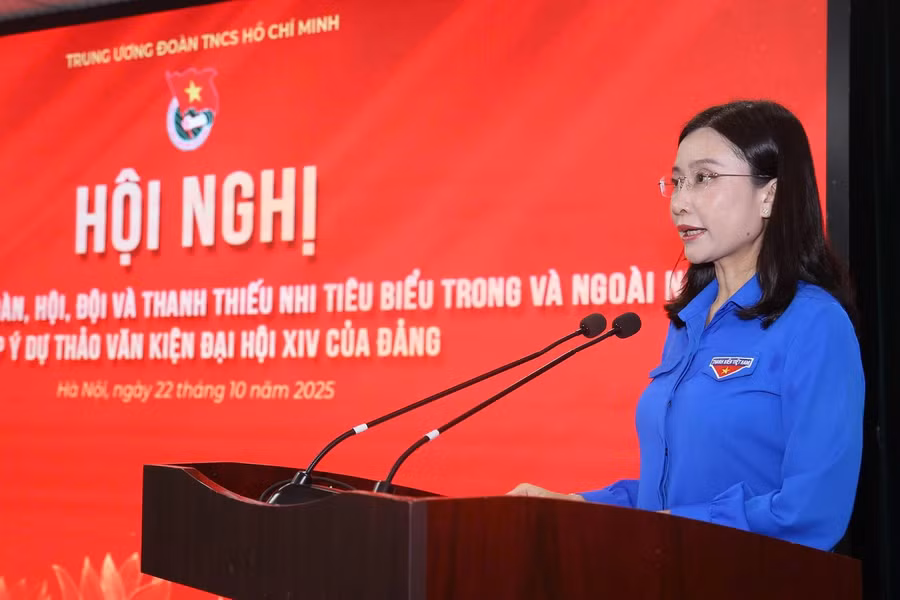 Chị Nguyễn Phạm Duy Trang phát biểu khai mạc hội nghị. Ảnh: Lâm Đăng Hải