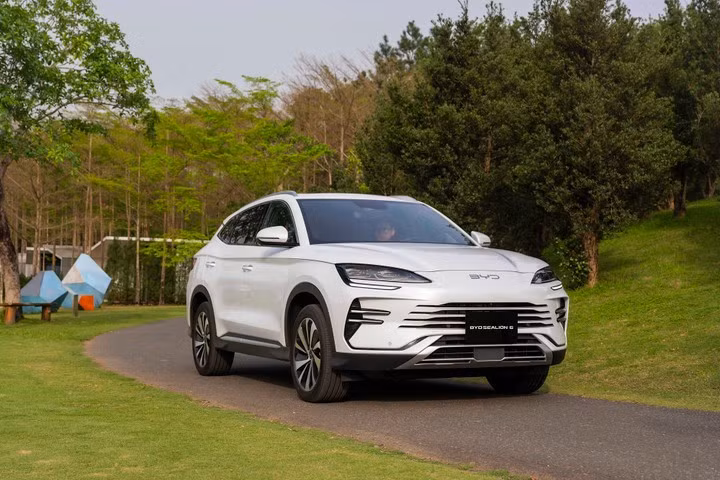 Sealion 6 đánh dấu lần đầu tiên công nghệ DM-i Super Hybrid được giới thiệu đến người tiêu dùng trong nước. Ảnh: BYD