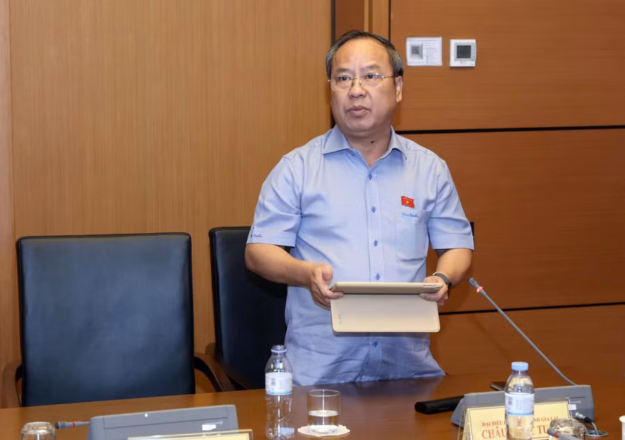 db-chau-ngoc-tuan-truong-doan-dai-bieu-quoc-hoi-tinh-gia-lai-de-xuat-tiep-tuc-hoan-thien-mot-so-quy-dinh-nham-bao-dam-tinh-thong-nhat-kha-thi-va-phu-hop-voi-thuc-tien-2162.jpg