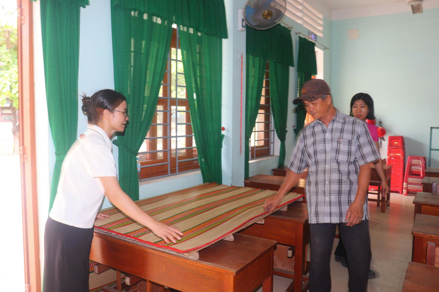 Trường Tiểu học Ngô Quyền (phường Quy Nhơn Bắc) kiểm tra cơ sở vật chất phòng bán trú. Ảnh: Hồ Điểm 2-473.jpg