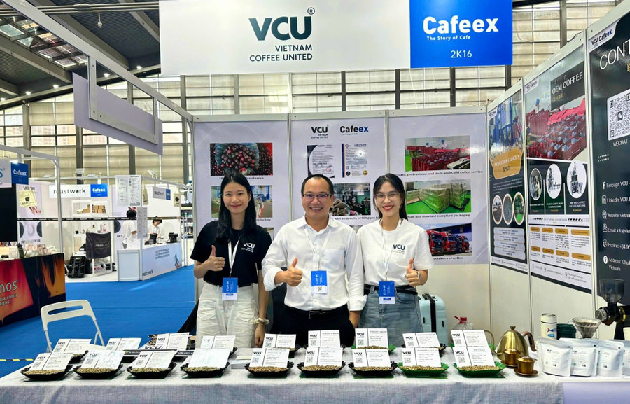 บริษัท VCU Joint Stock Company (ตำบลฉู่ผ่อง มณฑลเจียไหล) เข้าร่วมงาน CAFEEX Shenzhen 2025 งานแสดงสินค้ากาแฟที่ใหญ่ที่สุดและทรงเกียรติที่สุดในเซินเจิ้น (ประเทศจีน) ภาพ: DVCC 1-5013.jpg