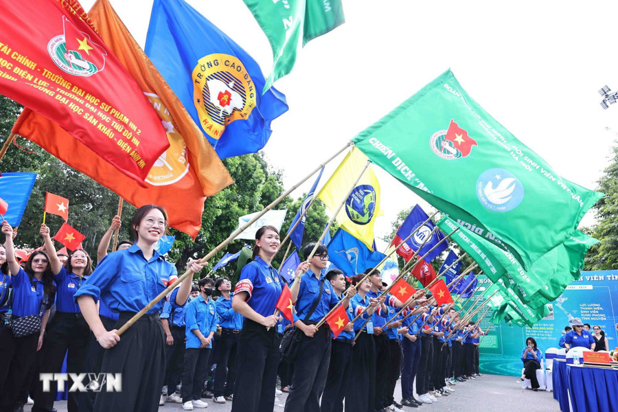 Đoàn viên, thanh niên phát huy tinh thần phong trào “Ba Sẵn sàng” và tinh thần “Hà Nội cùng cả nước, vì cả nước”. Ảnh: Minh Đức/TTXVN