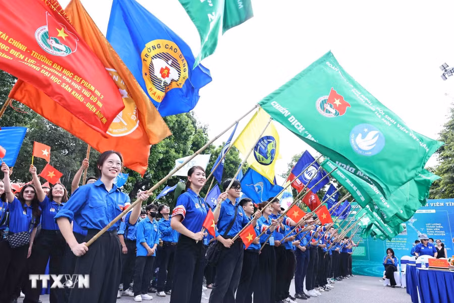 Đoàn viên, thanh niên phát huy tinh thần phong trào “Ba Sẵn sàng” và tinh thần “Hà Nội cùng cả nước, vì cả nước”. Ảnh: Minh Đức/TTXVN