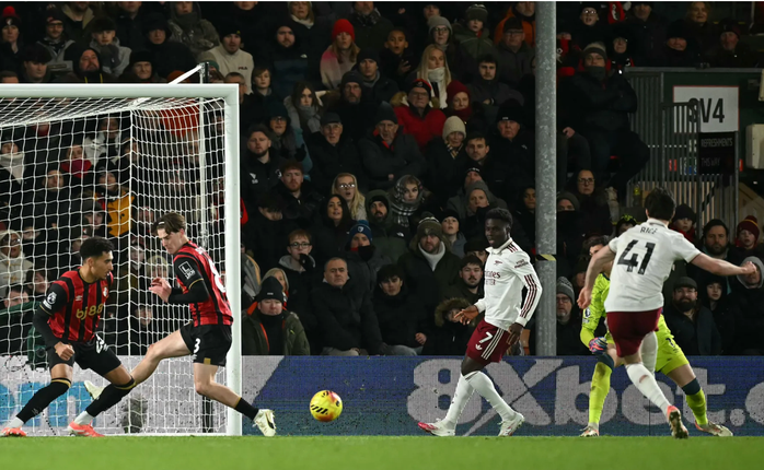 Declan Rice (41) đưa Arsenal vượt lên dẫn bàn