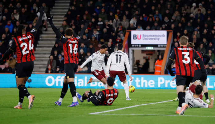 Gabriel Magalhaes chuộc lỗi bằng bàn gỡ 1-1