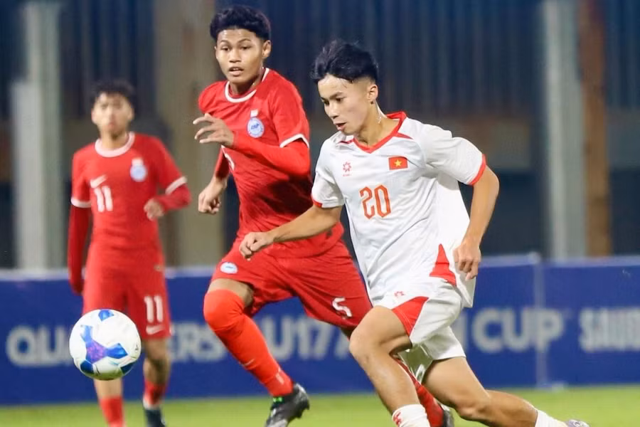 U17 Việt Nam có 1 trận đấu hoàn toàn áp đảo trước Singapore. Ảnh VFF