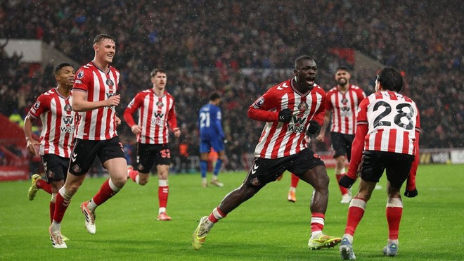 Sunderland chen chân vào top 4 Premier League. (Nguồn: ESPN)