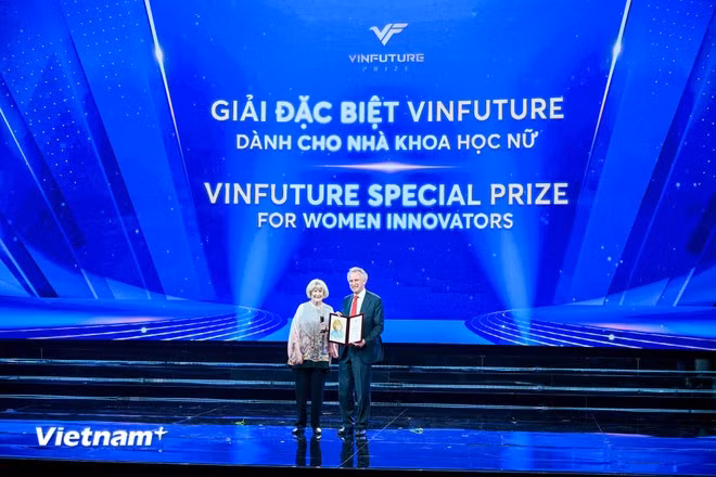 Giải Đặc biệt VinFuture 2025 dành cho Nhà khoa học nữ được trao cho Giáo sư Mary-Claire King (Hoa Kỳ). (Ảnh: Minh Sơn/Vietnam+)