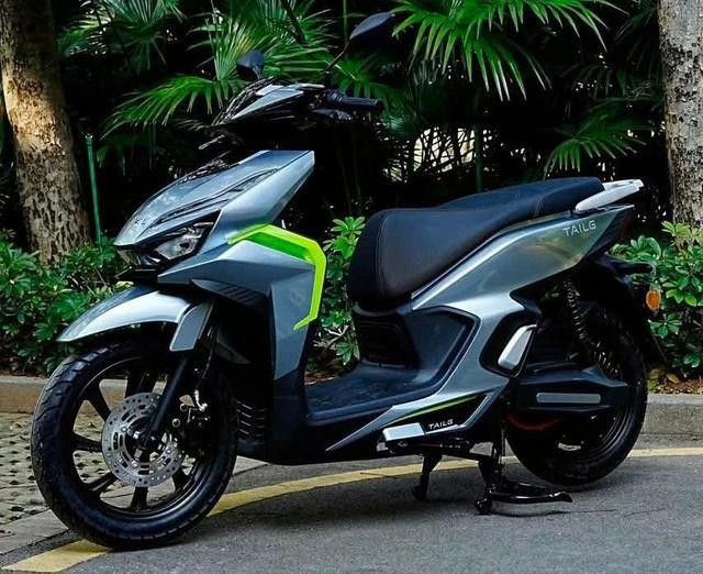 TAILG T72 cũng là mẫu xe sở hữu kiểu dáng và thông số kỹ thuật có thể xếp vào nhóm xe tay ga điện thể thao. Ảnh: Đại lý TAILG