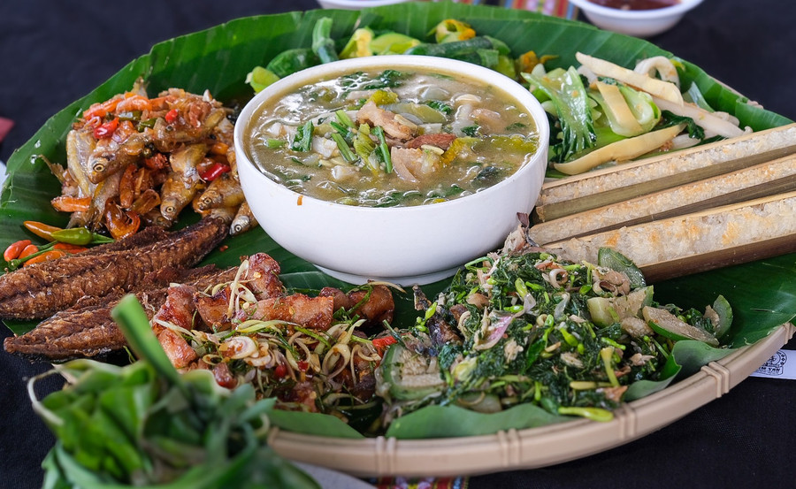 “Cơm đồng bào” đang tạo nên xu hướng trong thưởng thức ẩm thực bản địa giữa đô thị. Ảnh: Minh Châu com-dong-bao.jpg