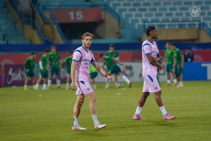 Mauk gỡ hòa 1-1 cho CAHN