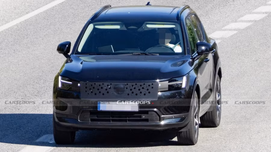 Nguyên mẫu XC40 mới chạy thử ở châu Âu. Ảnh: Carscoops