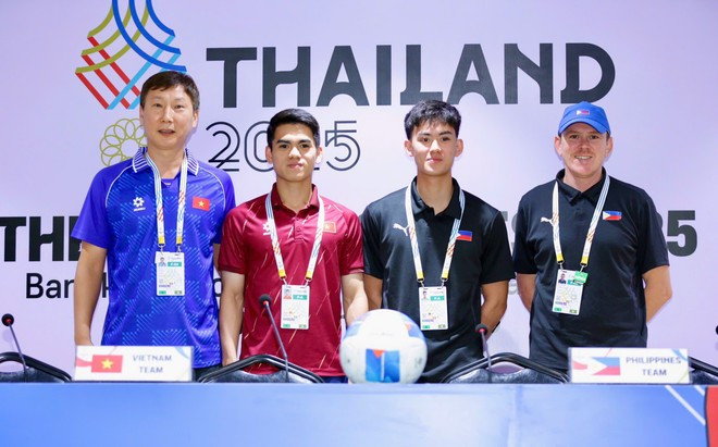 Cả hai đội tuyển U22 Việt Nam và U22 Philippines đều đang có hành trình ấn tượng tại SEA Games 33. Ảnh: VFF