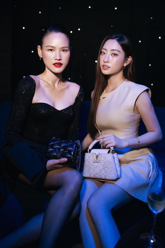 Lương Thùy Linh bên siêu mẫu Tuyết Lan