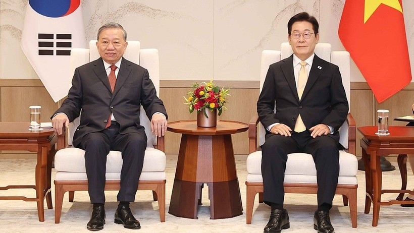 Tổng Bí thư Tô Lâm hội đàm hẹp với Tổng thống Hàn Quốc Lee Jae Myung. (Ảnh: TTXVN) tong-bi-thu.jpg