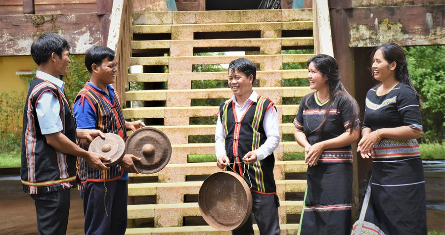 Xã Gào nỗ lực bảo tồn và phát huy các di sản văn hóa như cồng chiêng. Ảnh: Trần Dung bao-ton-cong-chieng.jpg