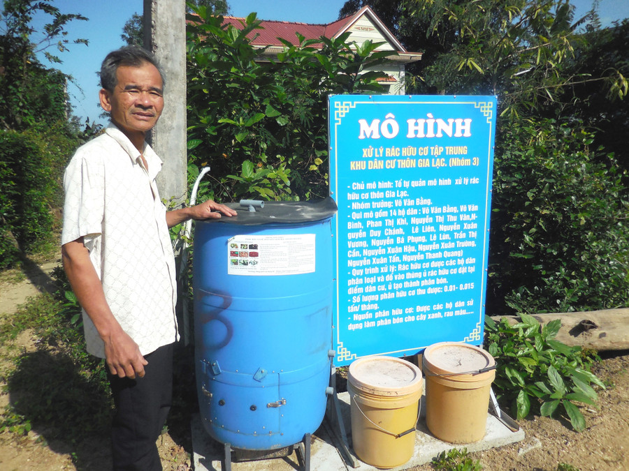 Mô hình xử lý rác hữu cơ tập trung tại thôn Gia Lạc, xã Đề Gi. Ảnh: V.L 93.jpg