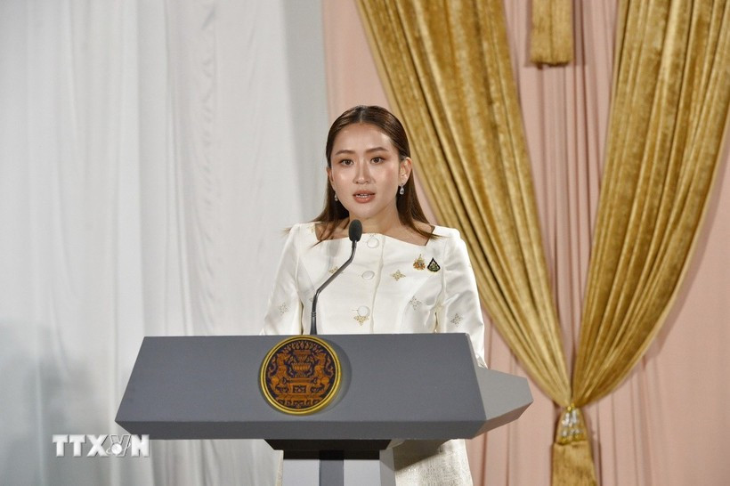 Bà Paetongtarn Shinawatra, khi giữ chức Thủ tướng Thái Lan, phát biểu tại cuộc họp báo ở Bangkok. Ảnh: THX/TTXVN thu-tuong-thai-lan.jpg