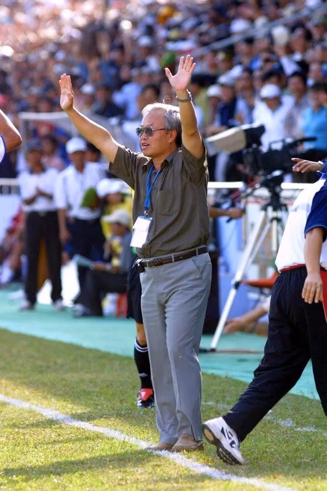 HLV Nguyễn Văn Vinh luôn tâm huyết với công việc. Ảnh: Khả Hòa