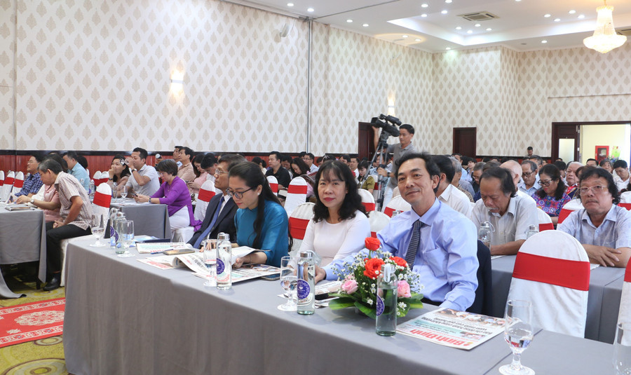 cac-dai-bieu-tham-du-buoi-gap-mat.jpg