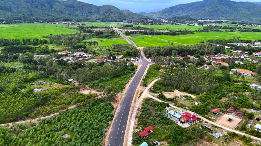 Dự án tuyến đường tránh phía Nam thị trấn Phú Phong (nay là xã Tây Sơn, tỉnh Gia Lai). Ảnh: Hồng Phúc 1-1.jpg