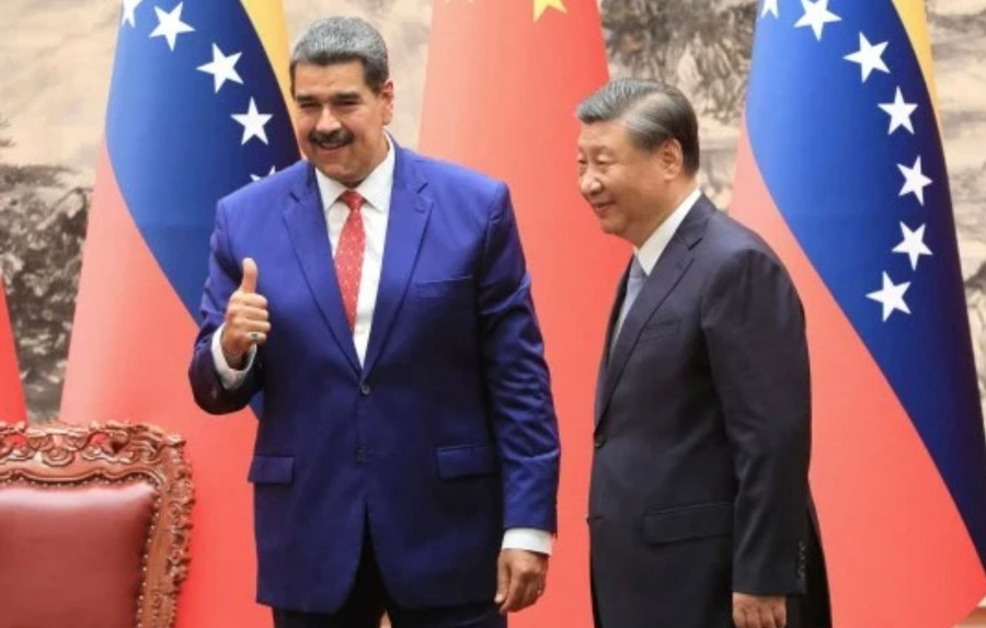 Chủ tịch Trung Quốc Tập Cận Bình và Tổng thống Venezuela Nicholas Maduro.