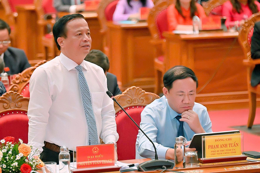 Ông Nguyễn Tuấn Thanh-Ủy viên Ban Thường vụ Tỉnh ủy, Phó Chủ tịch Thường trực UBND tỉnh giải trình, làm rõ những nội dung ý kiến của đại biểu đối với các dự thảo nghị quyết. Ảnh: Đức Thụy nguyentuan-thanh.jpg
