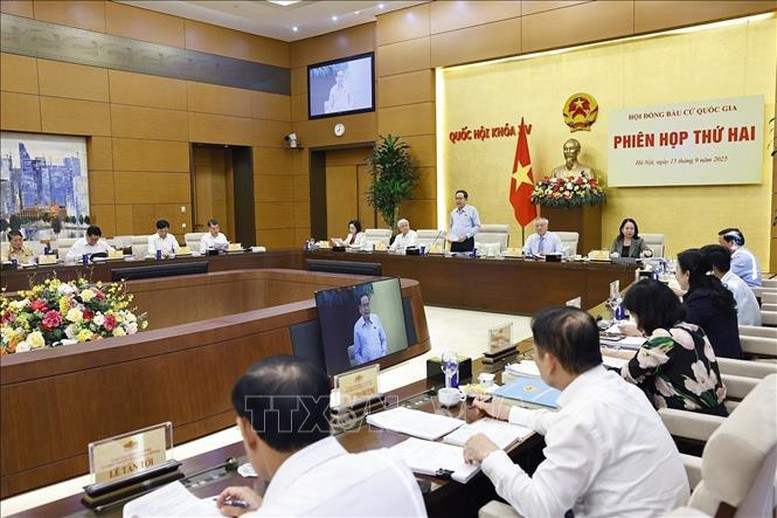Chủ tịch Quốc hội đề nghị các thành viên Hội đồng Bầu cử quốc gia nêu cao tinh thần trách nhiệm trong chỉ đạo, tổ chức thực hiện tại lĩnh vực, địa bàn mình phụ trách - Ảnh: TTXVN Chủ tịch Quốc hội đề nghị các thành viên Hội đồng Bầu cử quốc gia nêu cao tinh thần trách nhiệm trong chỉ đạo, tổ chức thực hiện tại lĩnh vực, địa bàn mình phụ trách - Ảnh: TTXVN