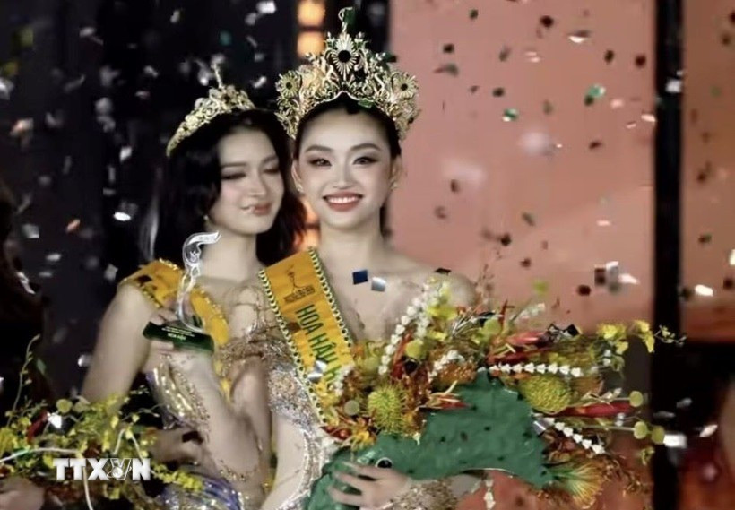 Khoảnh khắc đăng quang rạng rỡ của tân Hoa hậu Nguyễn Thị Yến Nhi. (Ảnh: TTXVN phát) nguyen-thi-yen-nhi.jpg