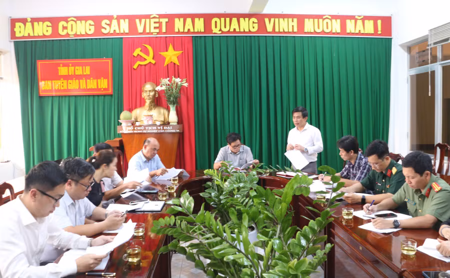 quang-canh-buoi-hop-anh-qt.jpg